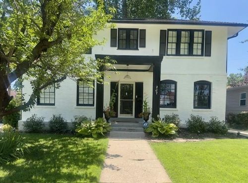 207 W 67th Ter, Kansas City, MO, 64113-2467 | Card Image