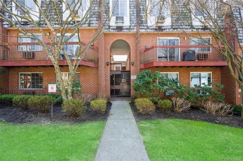 3-14-55 N Broadway, White Plains, NY, 10601-1646 | Card Image