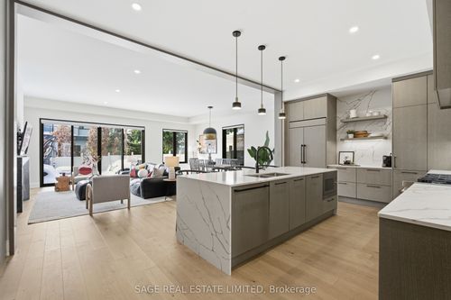 10 Brant Ave, Mississauga, ON, L5G3N8 | Card Image