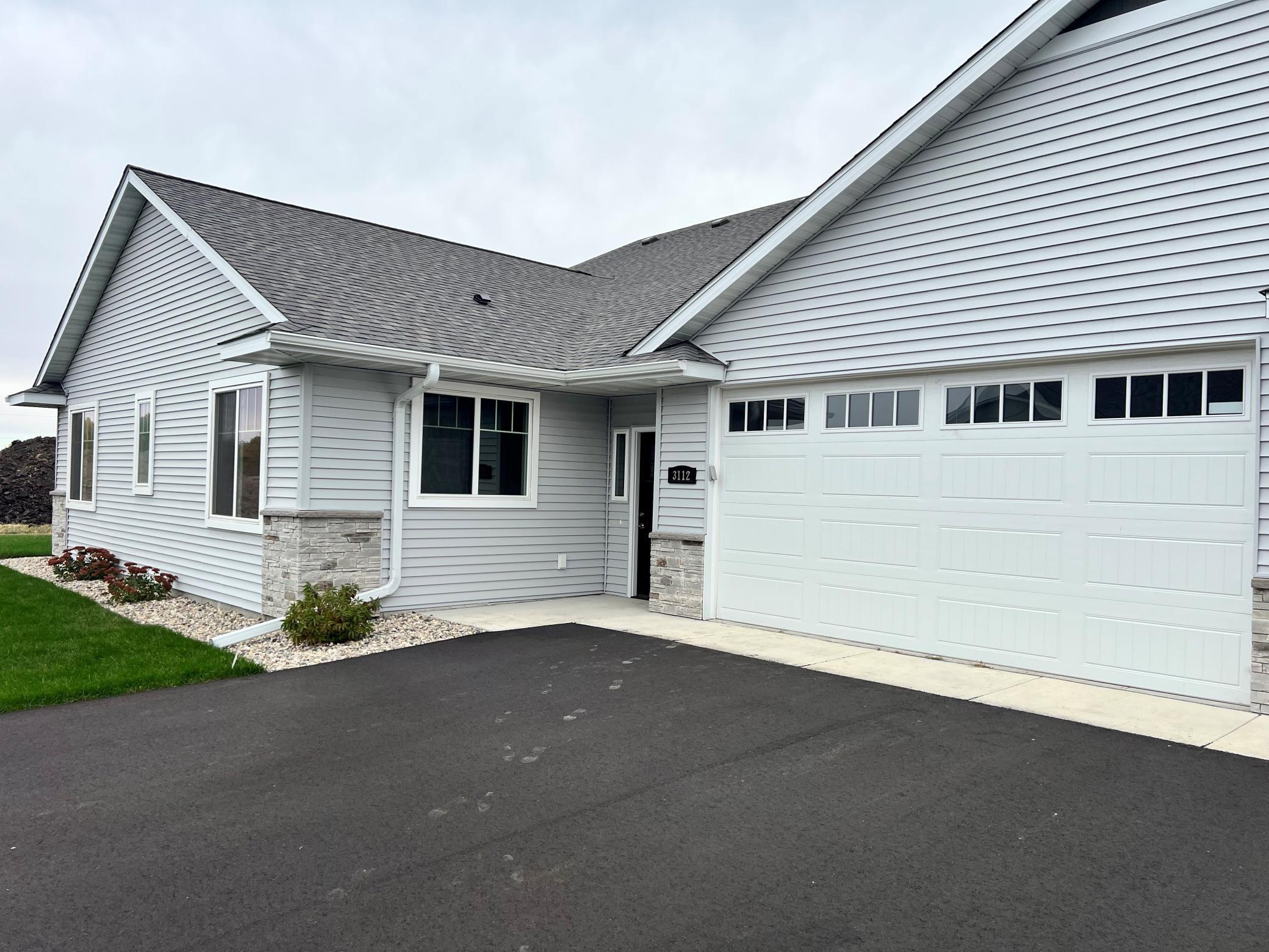 3112 Bassett Drive, For Sale in Mankato Zoocasa