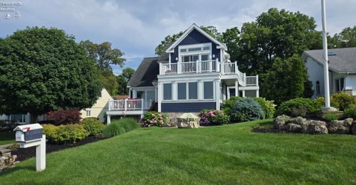 4748 E Cliff Rd, Port Clinton, OH, 43452-9776 | Card Image