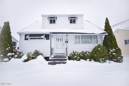 16117 Hocking Blvd, Brook Park, OH, 44142-2734 | Card Image