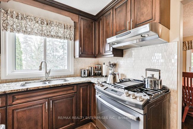 59 Menno St, House other with 4 bedrooms, 2 bathrooms and 6 parking in Breslau ON | Image 10