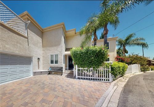 4936 Llano Dr, Woodland Hills, CA, 91364-3023 | Card Image