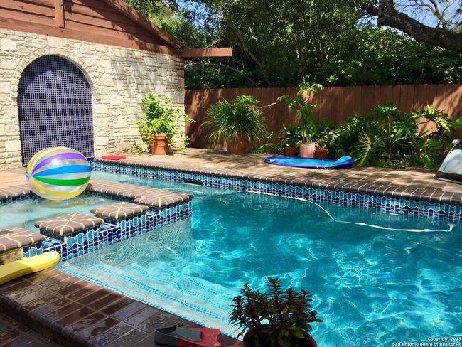 201 Sheffield, House other with 5 bedrooms, 5 bathrooms and null parking in Castle Hills TX | Image 17