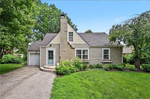 5639 Nall Ave, Roeland Park, KS, 66202-1941 | Card Image