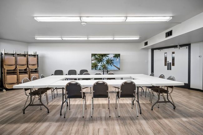 Community room is available for owners to use. | Image 30