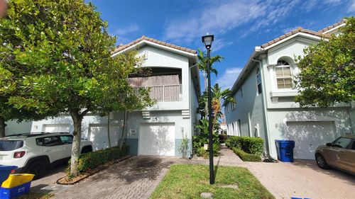 3051 Laurel Ridge Cir, Riviera Beach, FL, 33404-1838 | Card Image