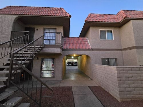 apt-239-4300 N Lamont St, Las Vegas, NV, 89115-2435 | Card Image