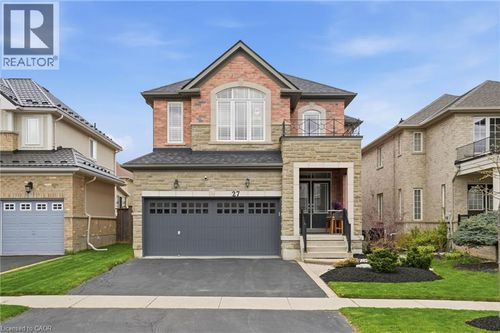 27 Barrett Ave, Brantford, ON, N3S0B2 | Card Image
