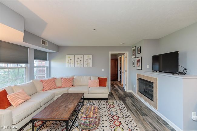 APT-225 - 23004 Chandlers Ln, Condo with 2 bedrooms, 2 bathrooms and null parking in Olmsted Falls OH | Image 6