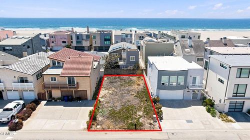 4049 Sunset Ln, Oxnard, CA, 93035-3950 | Card Image