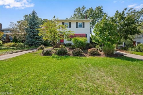 1440 Lewis Dr, Lakewood, OH, 44107-4826 | Card Image