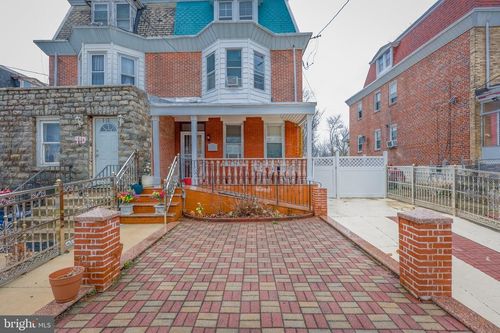 912 Ridge Ave, DARBY, PA, 19023-1618 | Card Image