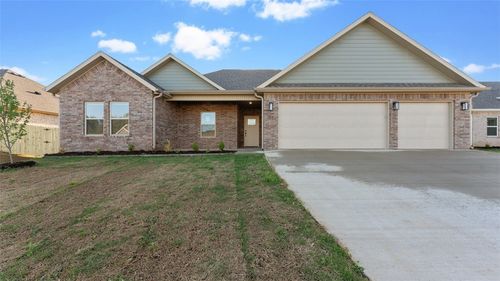 97 N Adler Ave, Farmington, AR, 72730-3176 | Card Image