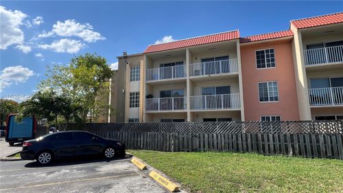 apt-206-5201 Geneva Way, Doral, FL, 33166-4660 | Card Image
