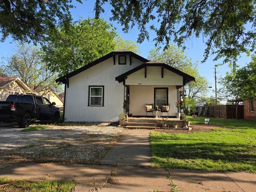 304 W Hamilton St, Olney, TX, 76374-1843 | Card Image