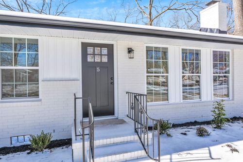 5 Brewster Dr, Taylors, SC, 29687-3204 | Card Image