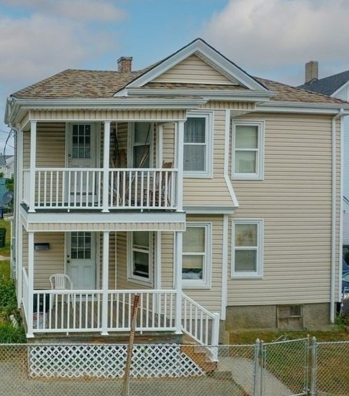 283 5th St, Fall River, MA, 02721-2811 | Card Image