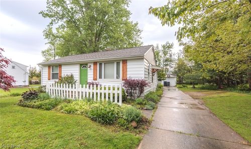 7381 Portage St, Solon, OH, 44139-5210 | Card Image