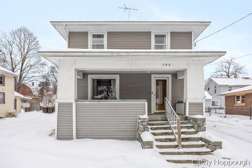 346 E Washington St, Ionia, MI, 48846-1737 | Card Image
