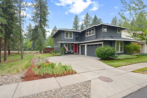 137 Nw Outlook Vista Dr, Bend, OR, 97703-5472 | Card Image