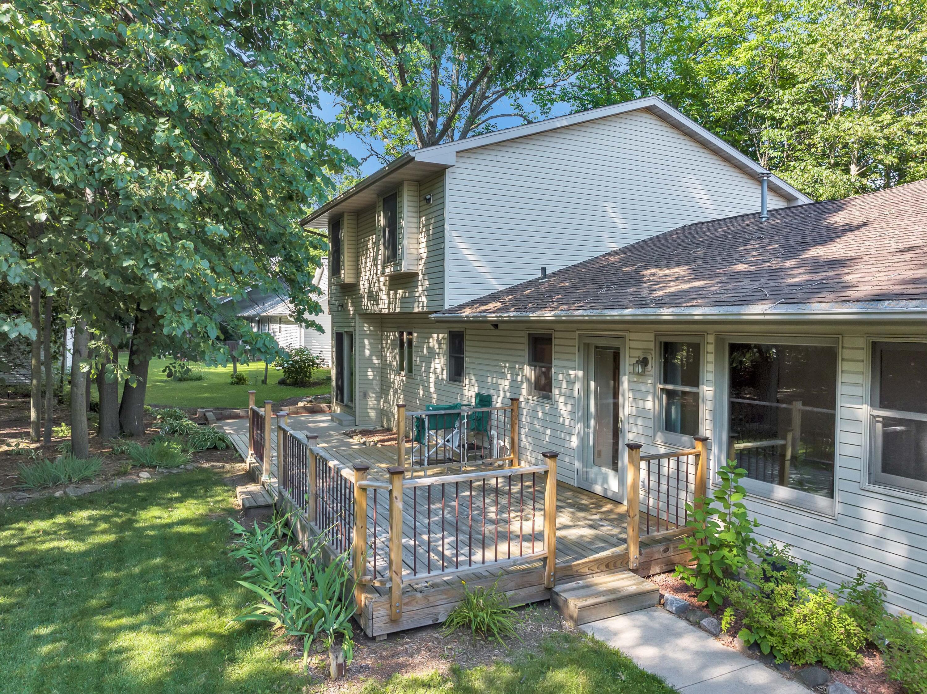 Cardinal Ln, Green Bay, WI 54313