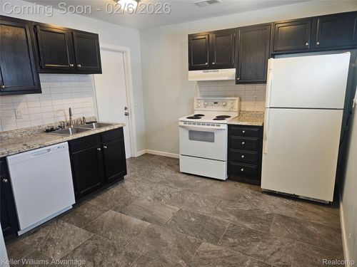 9332 Lamont St, Livonia, MI, 48150-3452 | Card Image