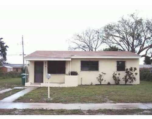 2821 Nw 171st St, Miami Gardens, FL, 33056-4444 | Card Image
