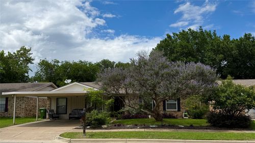 6425 Old Mill Cir, Watauga, TX, 76148-3638 | Card Image