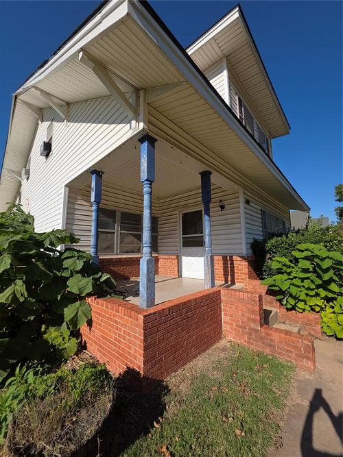 400 E Wagner Ave, Pauls Valley, OK, 73075-3414 | Card Image