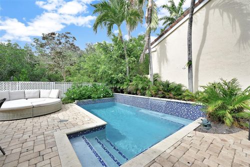 1151 W Lake St, Hollywood, FL, 33019-4829 | Card Image