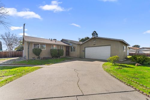 7526 29 Street, Sacramento, CA, 95822 | Card Image