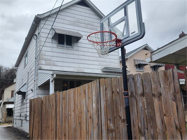 227 Mckinley Ave, House other with 3 bedrooms, 2 bathrooms and 1 parking in East Vandergrift PA | Image 8