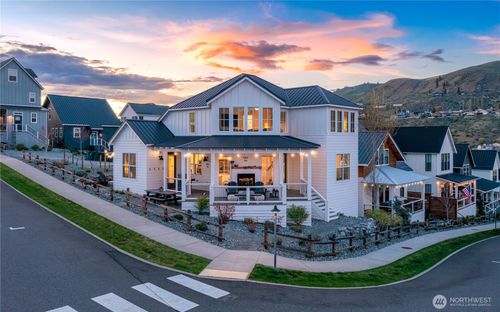 187 Bobcat Ln, Chelan, WA, 98816 | Card Image