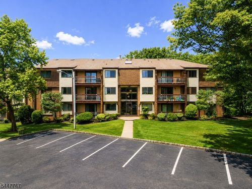 201 Edison Glen Ter, Edison, NJ, 08837-2922 | Card Image