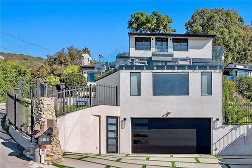 31502 Mar Vista Ave, Laguna Beach, CA, 92651-8320 | Card Image