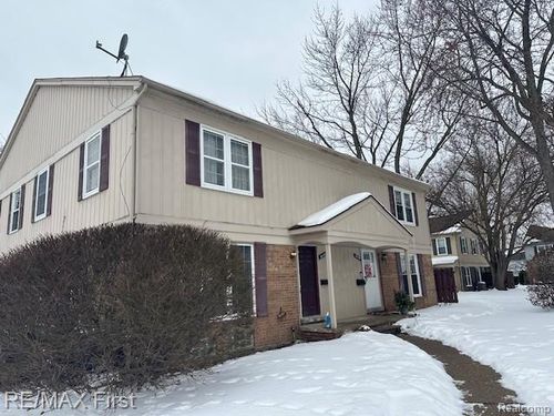 34150 Garfield Cir, Fraser, MI, 48026-1852 | Card Image