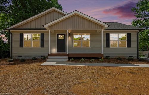 407 Park St, Randleman, NC, 27317-1709 | Card Image