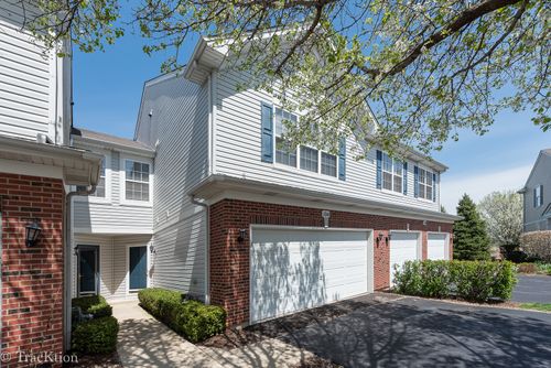 104 Concord Dr, Oswego, IL, 60543-6021 | Card Image