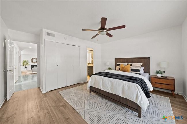 9206 Flickering Shadow Dr, Townhouse with 3 bedrooms, 3 bathrooms and null parking in Dallas TX | Image 15