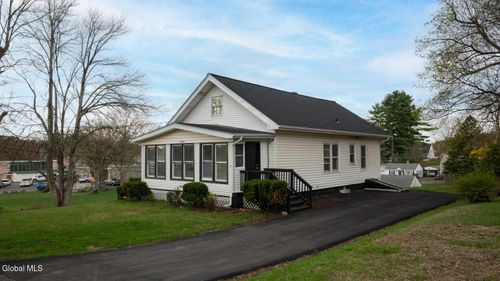 19 Elmwood Ct, Wynantskill, NY, 12198-7532 | Card Image