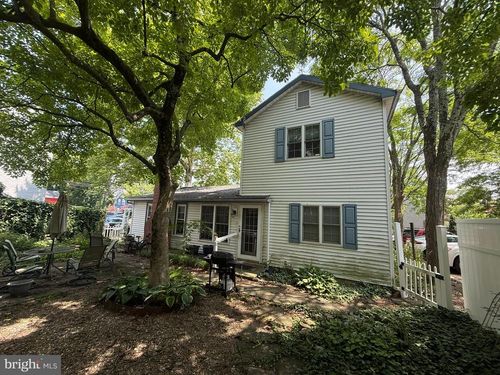 63 Taylor Ave, DOYLESTOWN, PA, 18901-4648 | Card Image