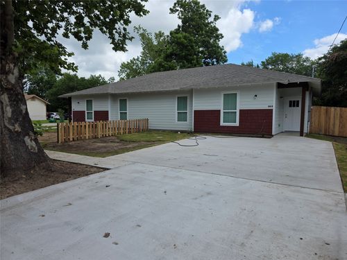 100 E 7th Street, Cameron, TX, 76520 | Card Image