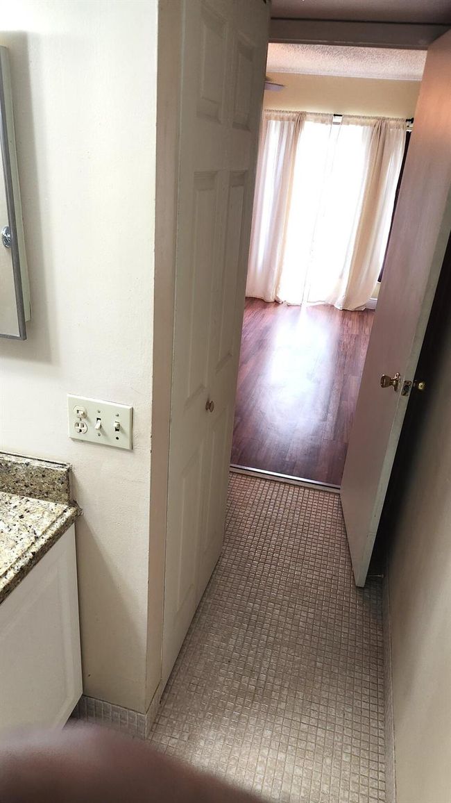 APT-203 - 4156 Inverrary Dr, Condo with 1 bedrooms, 1 bathrooms and null parking in Lauderhill FL | Image 19