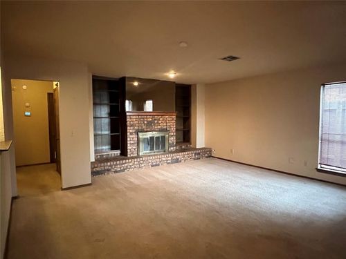 2517 W Hefner Rd, Oklahoma City, OK, 73120-7134 | Card Image