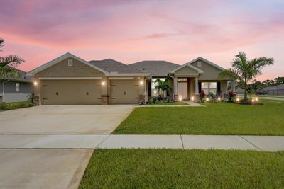 8652 Waterstone Boulevard, House other with 4 bedrooms, 3 bathrooms and null parking in Fort Pierce FL | Image 2