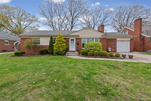 22029 Oconnor St, Saint Clair Shores, MI, 48080-2045 | Card Image