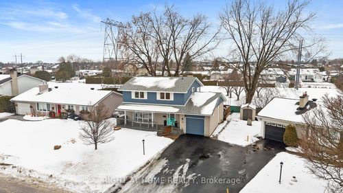 9 Aurora Crescent, South of Baseline to Knoxdale, ON, K2G0Z6 | Card Image