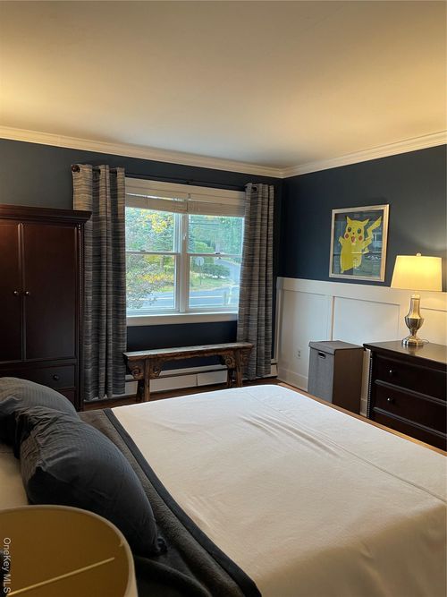 300 Washington Dr, Centerport, NY, 11721-1822 | Card Image